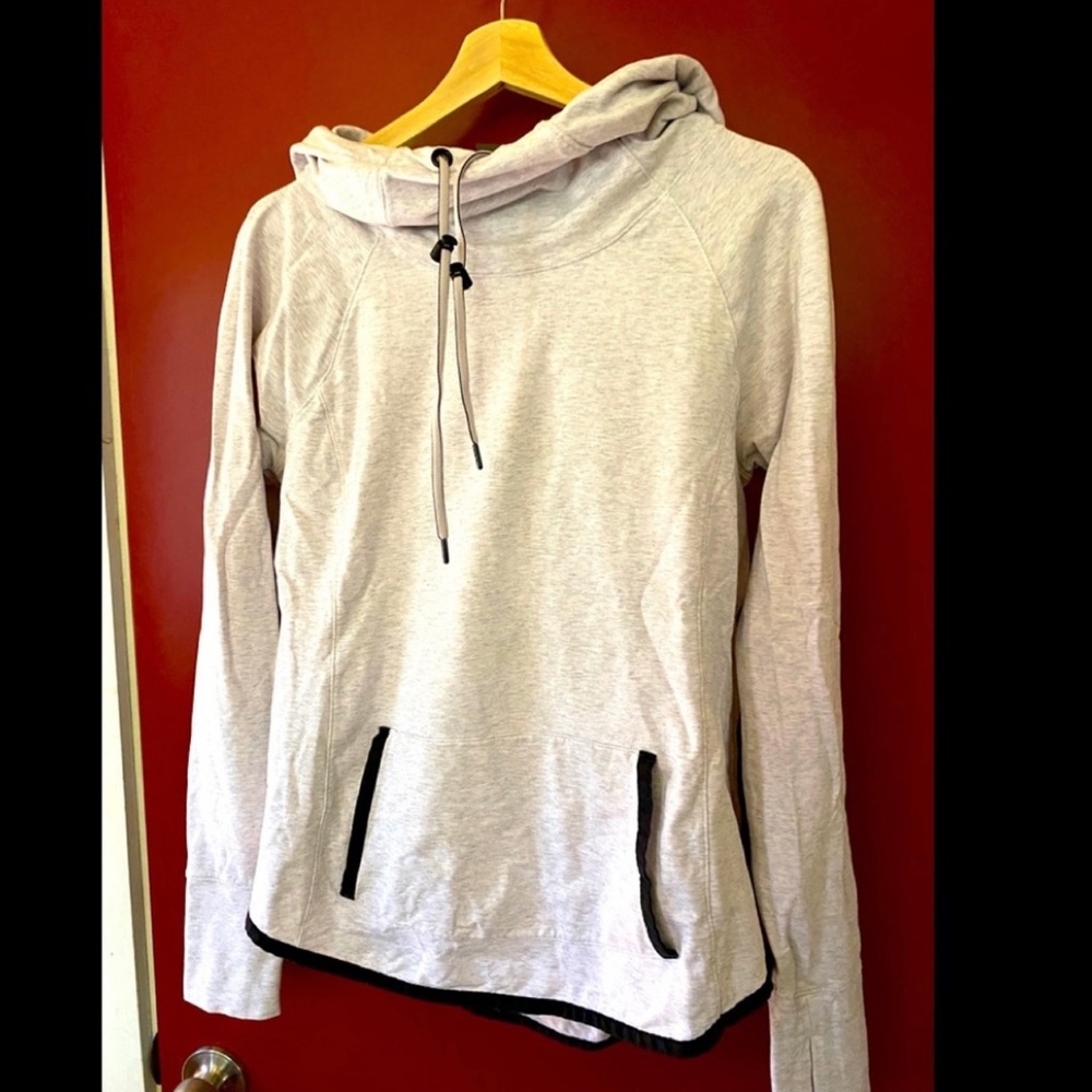 Athleta hooded pullover top